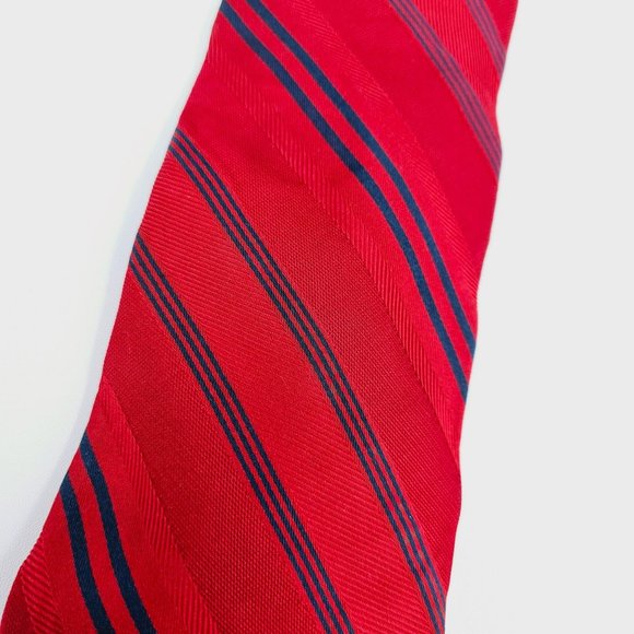 Tommy Hilfiger Tie 100% Silk USA Made Red Blue Striped Classic Preppy Work Gift - Picture 4 of 11